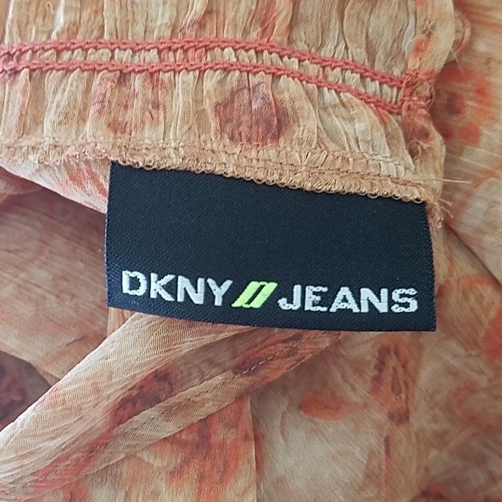 Dkny Top Keyhole Double Button Back - image 3